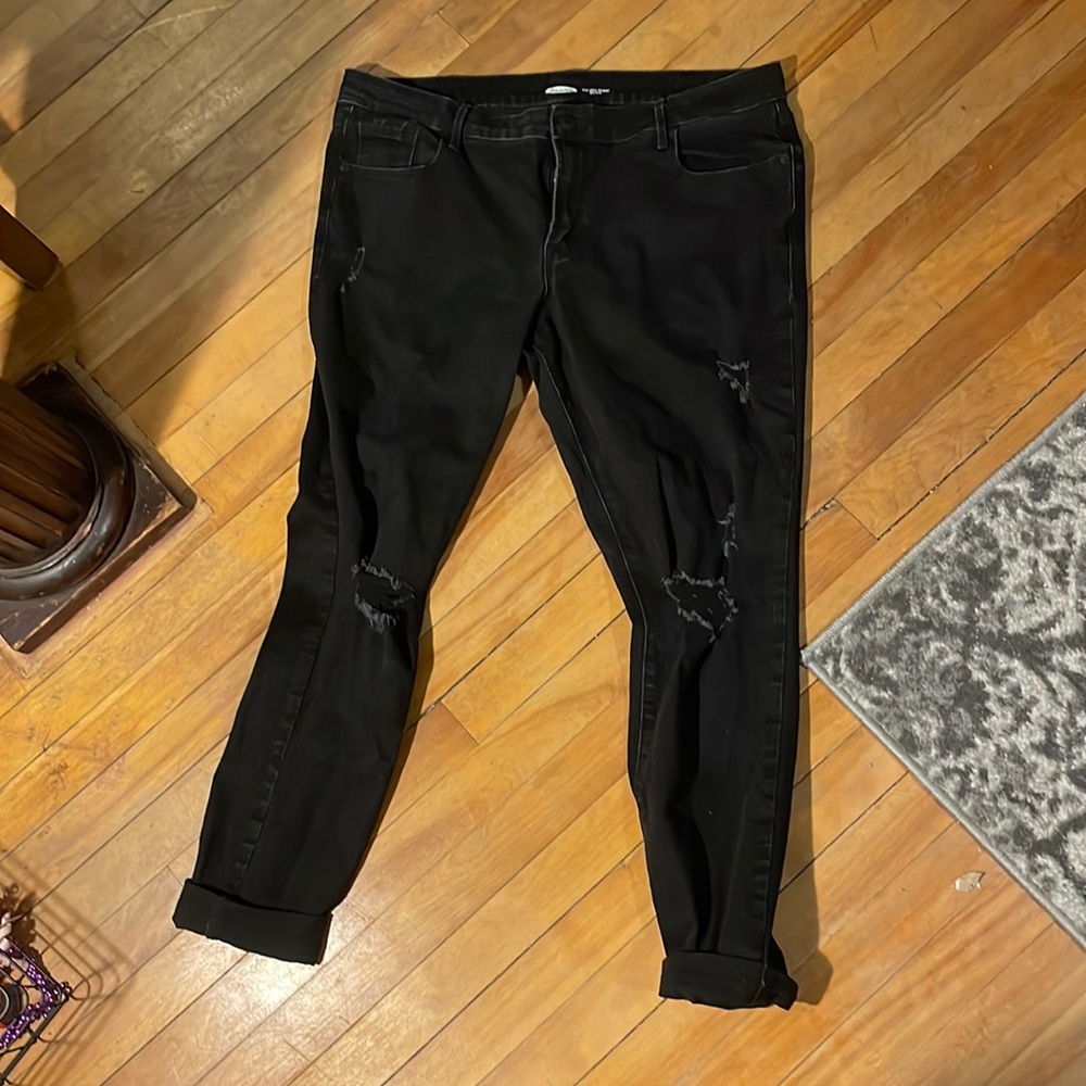 Black ripped Old Navy mid rise skinny jeans